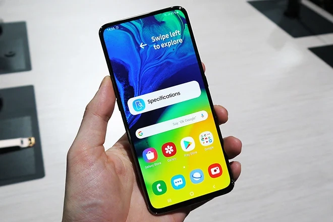 Smartphone với giao diện mượt mà, hiển thị tốc độ nhanh.